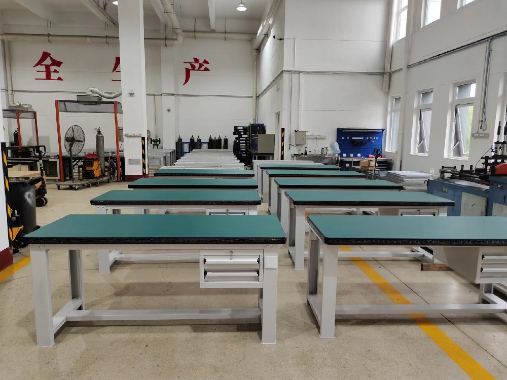 常规尺寸抽屉式工作台生产  2022年7月20日海召公司生产日志
